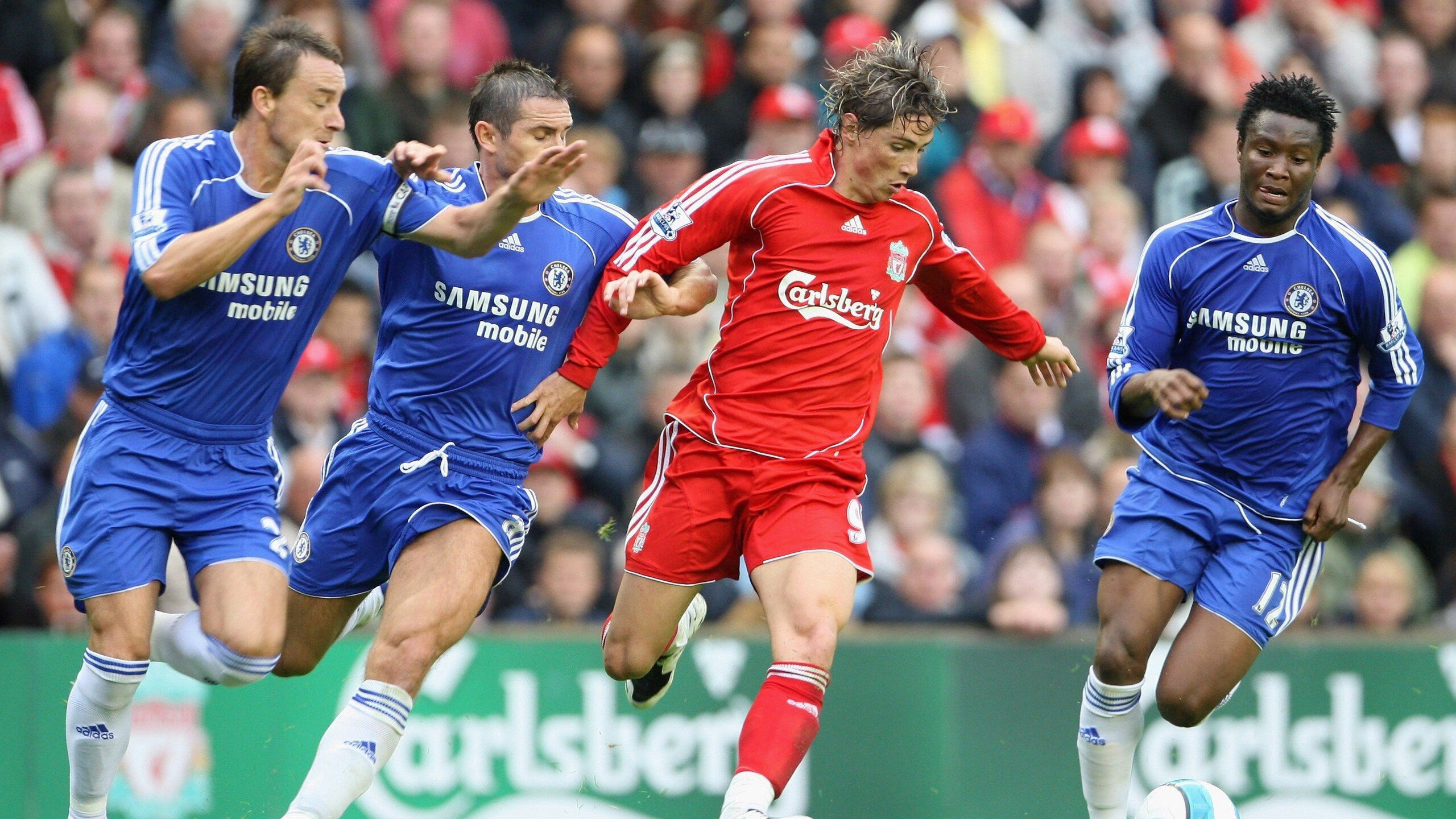 F1新赛季揭幕战，当赛道轰鸣遇上勇士铁蹄，体育的极致美学如何征服世界？